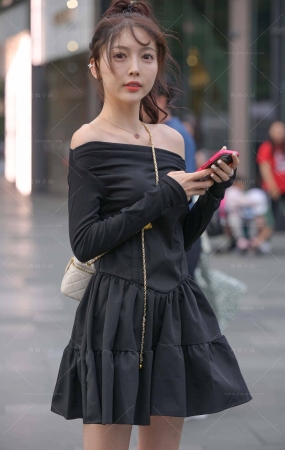 搭讪甜美的短裙小仙女