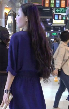 街拍极品黑丝漂亮美女