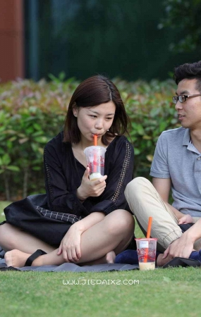 热恋中的长丝女孩