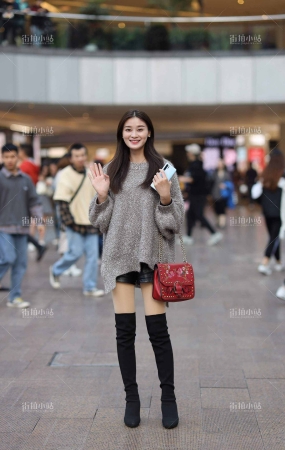 街拍长靴美女