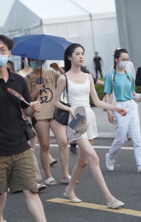 220827-71 白裙大长腿