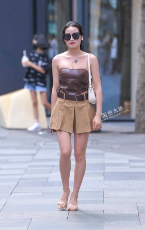 裹胸皮衣短裙 21-08-23-54P