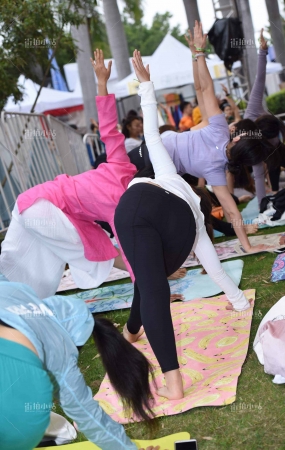 白衣黑裤