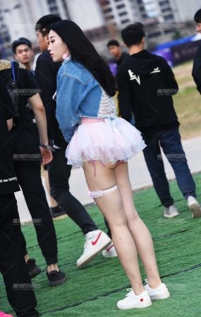 腿长臀翘