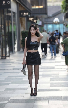 街拍抹胸短裙嘿丝性感美女 【第二篇】