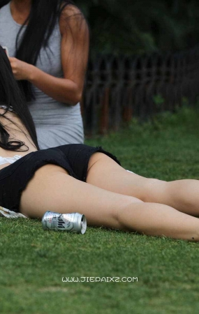 超火辣身材热裤长腿美眉