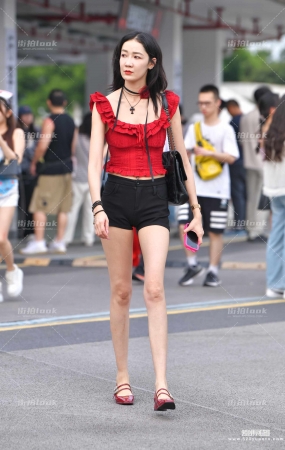 红衣大长腿 24-06-15-583