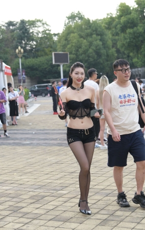 甜美暗黑风