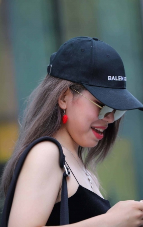超紧身牛仔妹子第二套