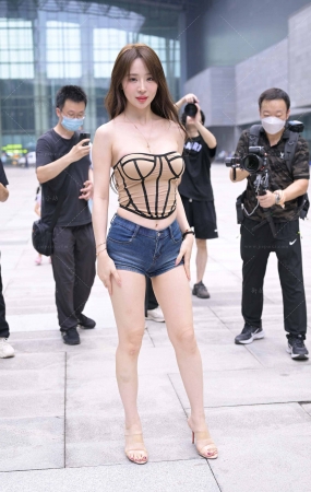 大长腿热裤性感美女