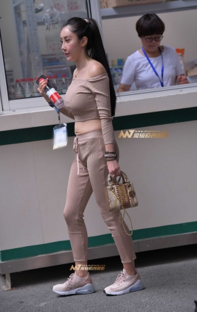 优雅气质少妇