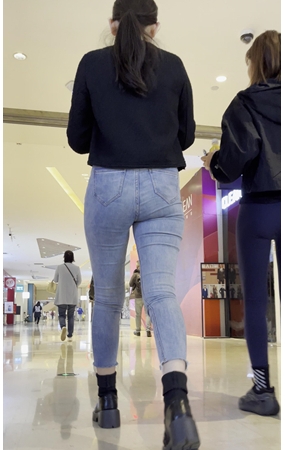 黑衣牛仔闺蜜