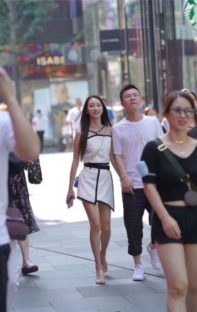 靓丽甜美