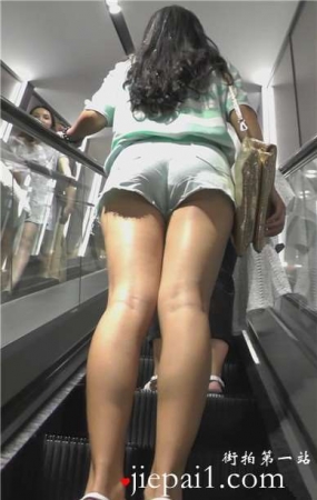 超级长腿热裤美女服装店挑衣服 [574 MB]