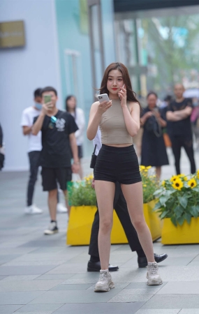 黑色热裤美腿