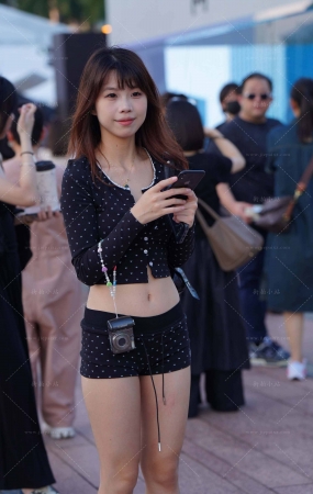 居家热裤小妹