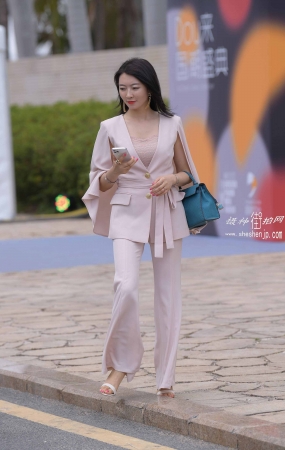 21414-20+34 /端庄的美少妇，我要做老王 4P