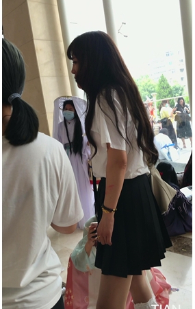 黑裙美女