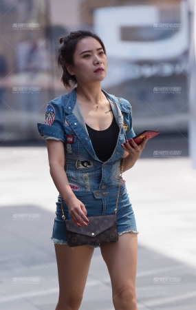 连体热裤