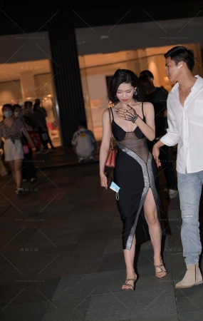 偶遇大嘴美女