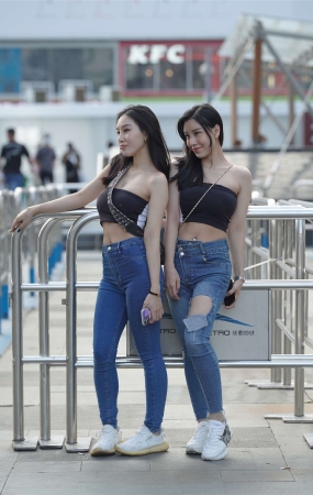 蓝色紧牛香肩小蛮腰美背