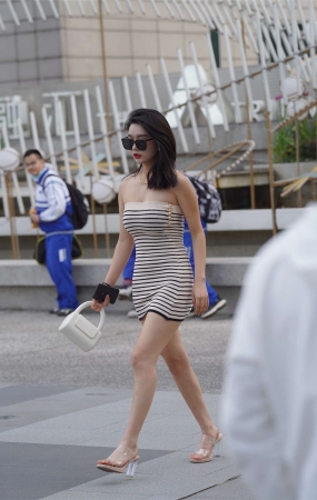 条纹抹胸裙