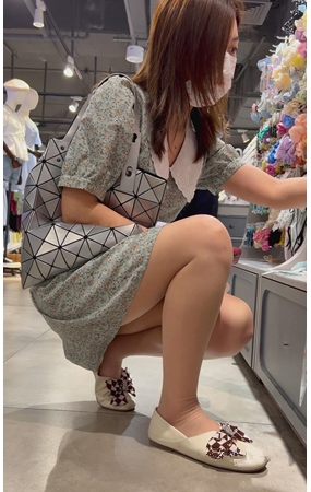 连衣裙美女