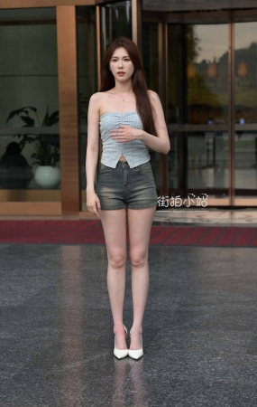 抹胸装热裤美腿小姐姐  【第一篇】