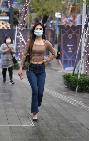 高跟牛仔裤