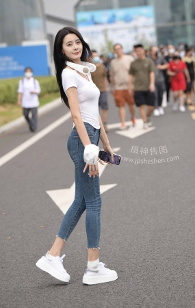 22828-32+108求此小仙女的贵姓？ 22P