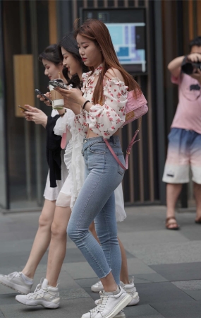 紧牛花姑娘