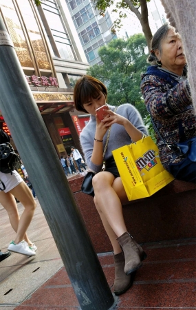 黑色短裙清纯美女
