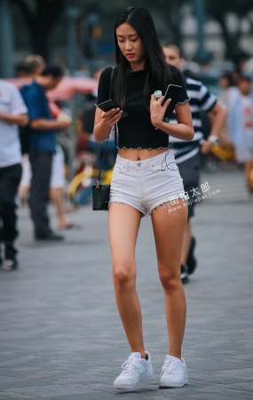 170811-4 93p