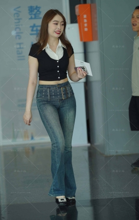 紧身牛仔裤韵味美妇