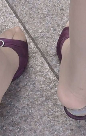 人群中的肉丝少妇