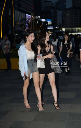 极品美腿姐妹玉足！
