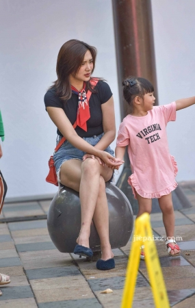 美女辣妈