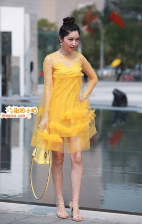 黄色美群