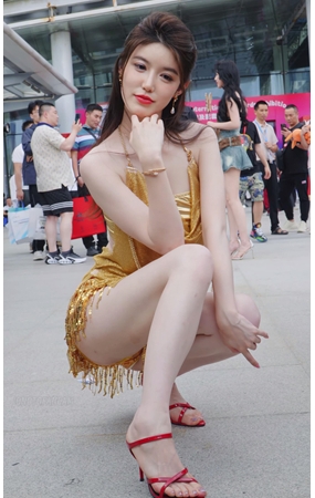 黄裙美女