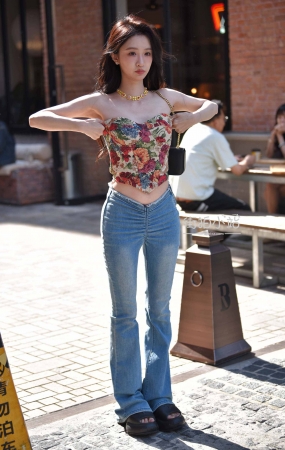 巧遇粉丝超百万的女主播