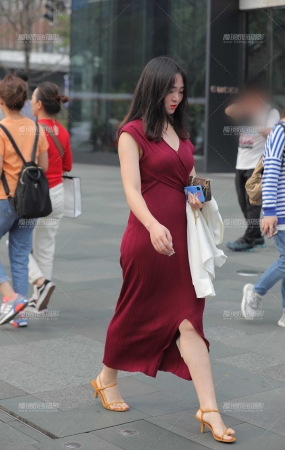 红裙韵味
