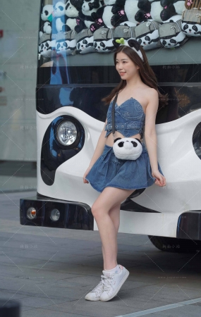 可爱甜美牛仔超短裙小妹