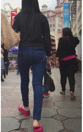 牛仔裤小妹