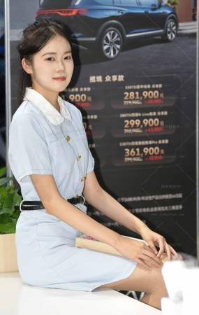 24611-39=28√丝袜礼仪 7P