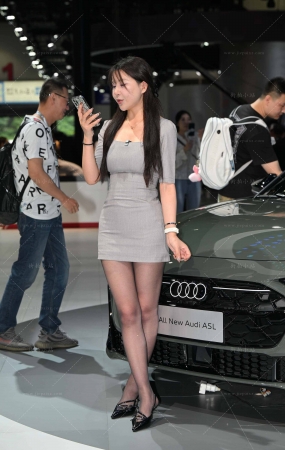 汗水湿了后背~