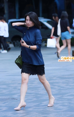 成熟气质美丽大方美妇