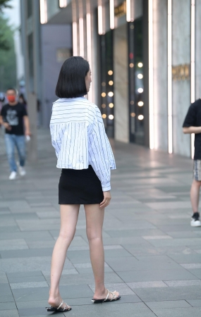2269-23+69美腿拖鞋美女