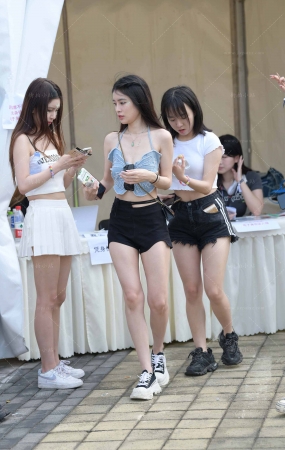 白白净净的清凉小姐姐
