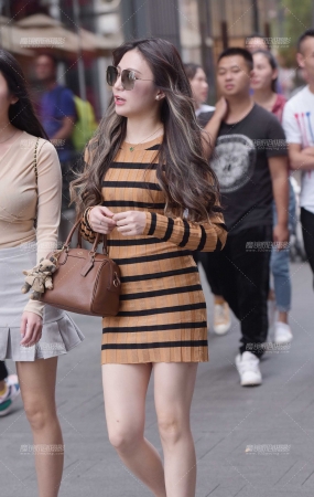 墨镜包臀裙美女