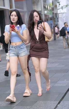 丰腴姐妹逛街